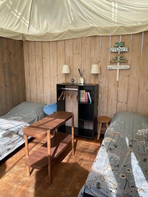 Vrijstaande Accommodatie Glamping De Kas Inn Hank Bagian luar foto